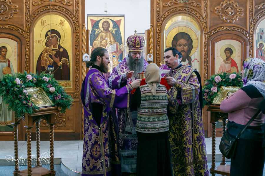 В храме Живоначальной Троицы в Ознобишине состоялось архиерейское богослужение В храме Живоначальной Троицы в Ознобишине состоялось архиерейское богослужение