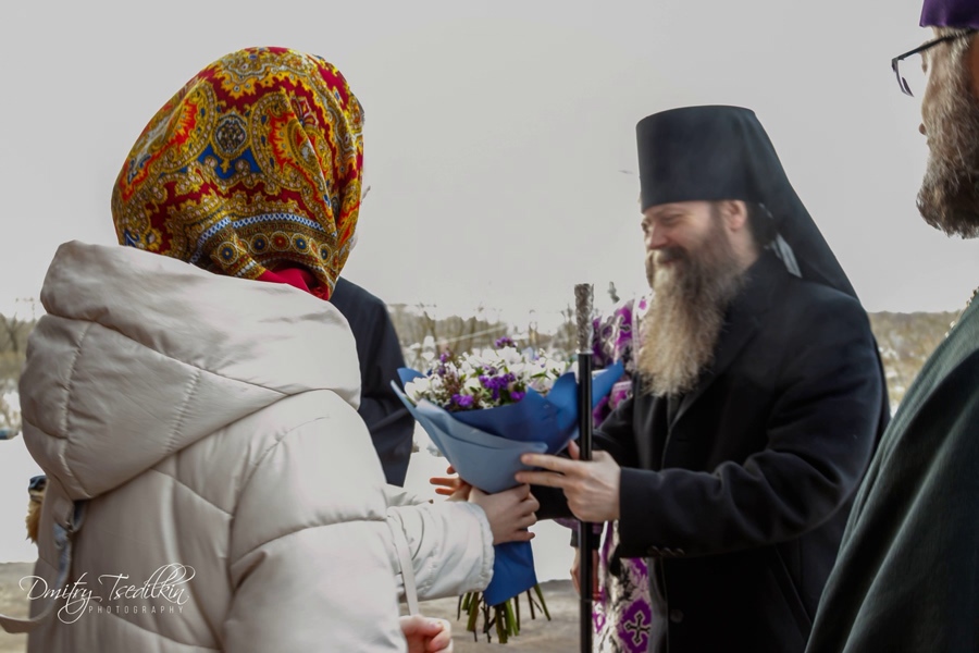 В храме Живоначальной Троицы в Ознобишине состоялось архиерейское богослужение В храме Живоначальной Троицы в Ознобишине состоялось архиерейское богослужение
