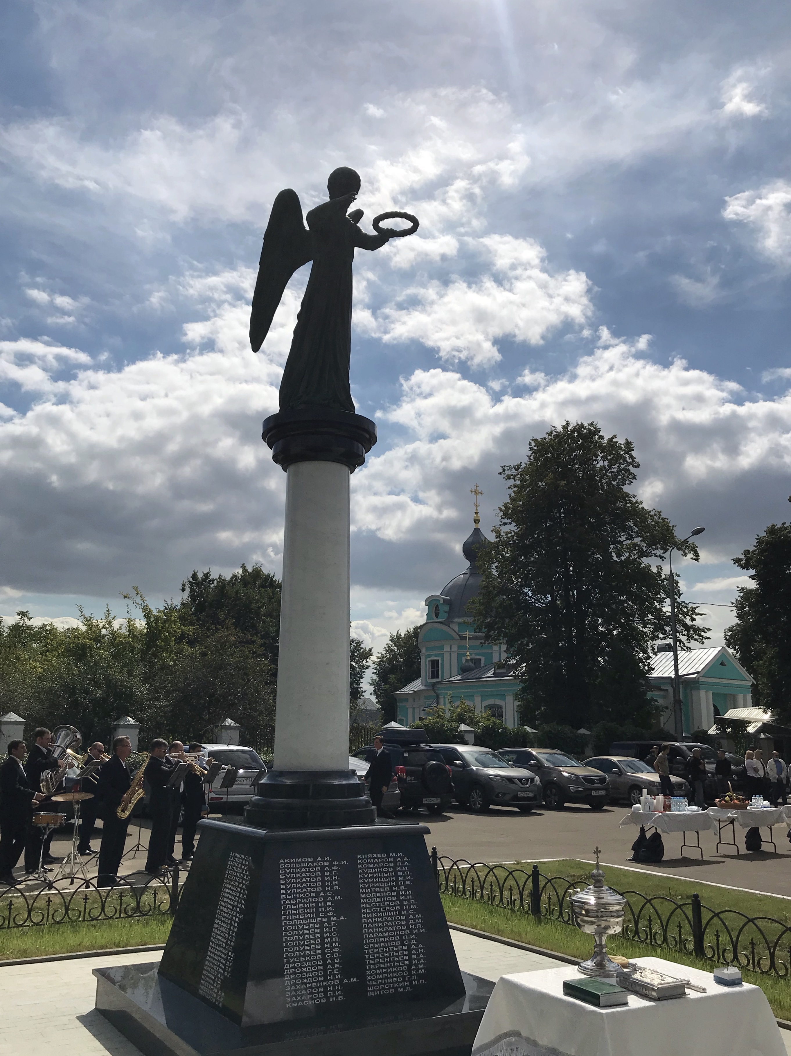 Открытие памятника «Победный ангел» на территории храма Архангела Михаила в Летове