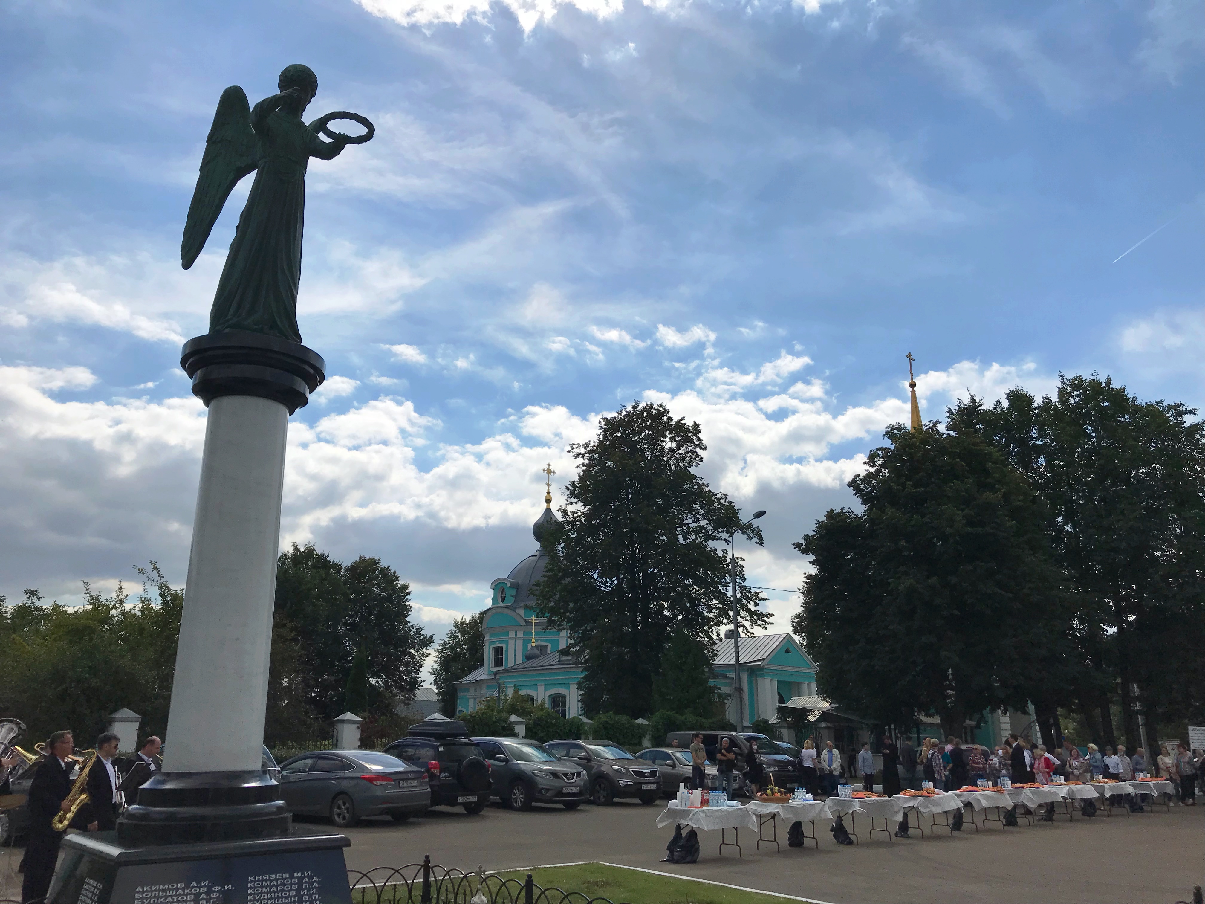 Открытие памятника «Победный ангел» на территории храма Архангела Михаила в Летове