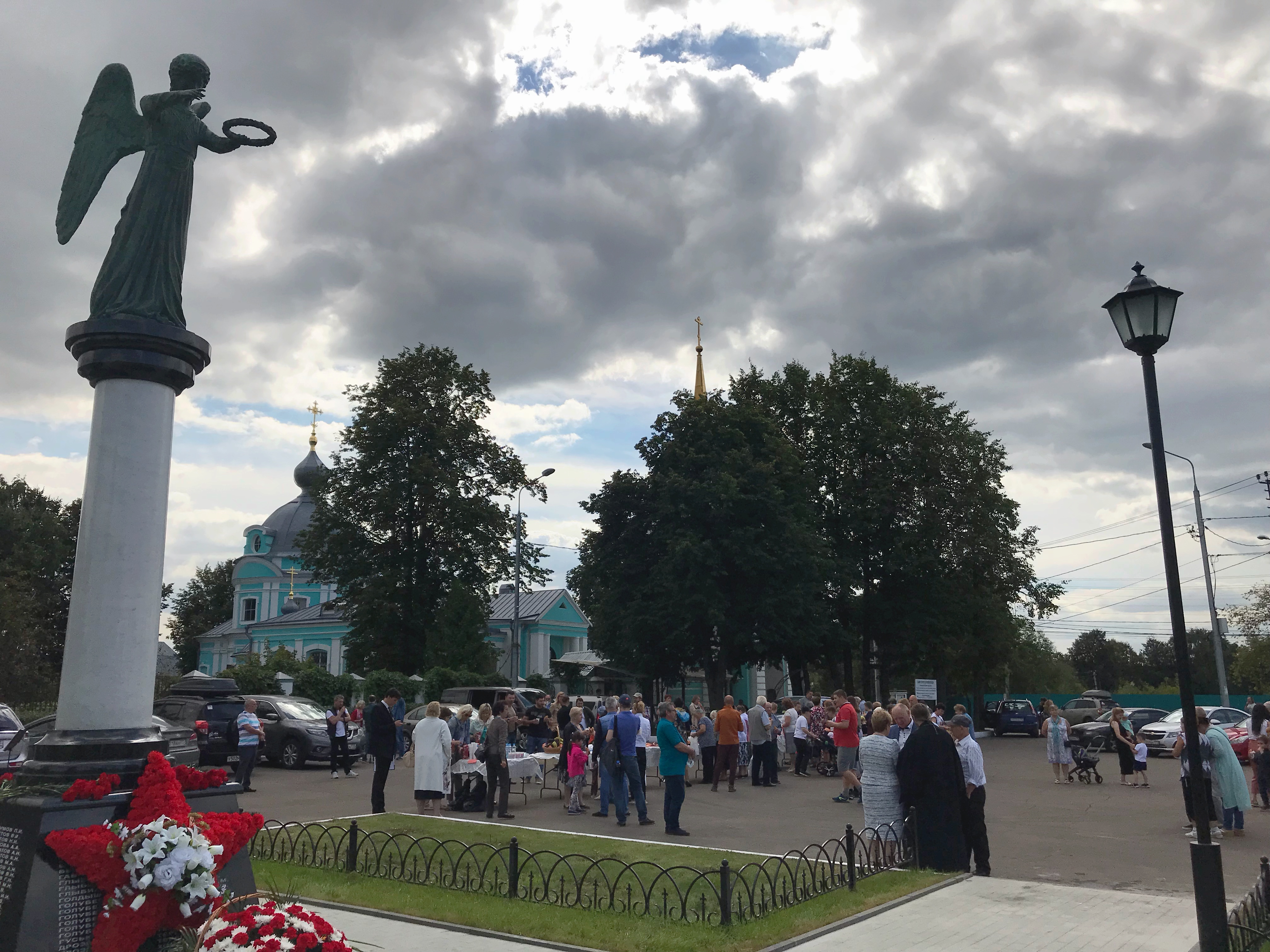 Открытие памятника «Победный ангел» на территории храма Архангела Михаила в Летове