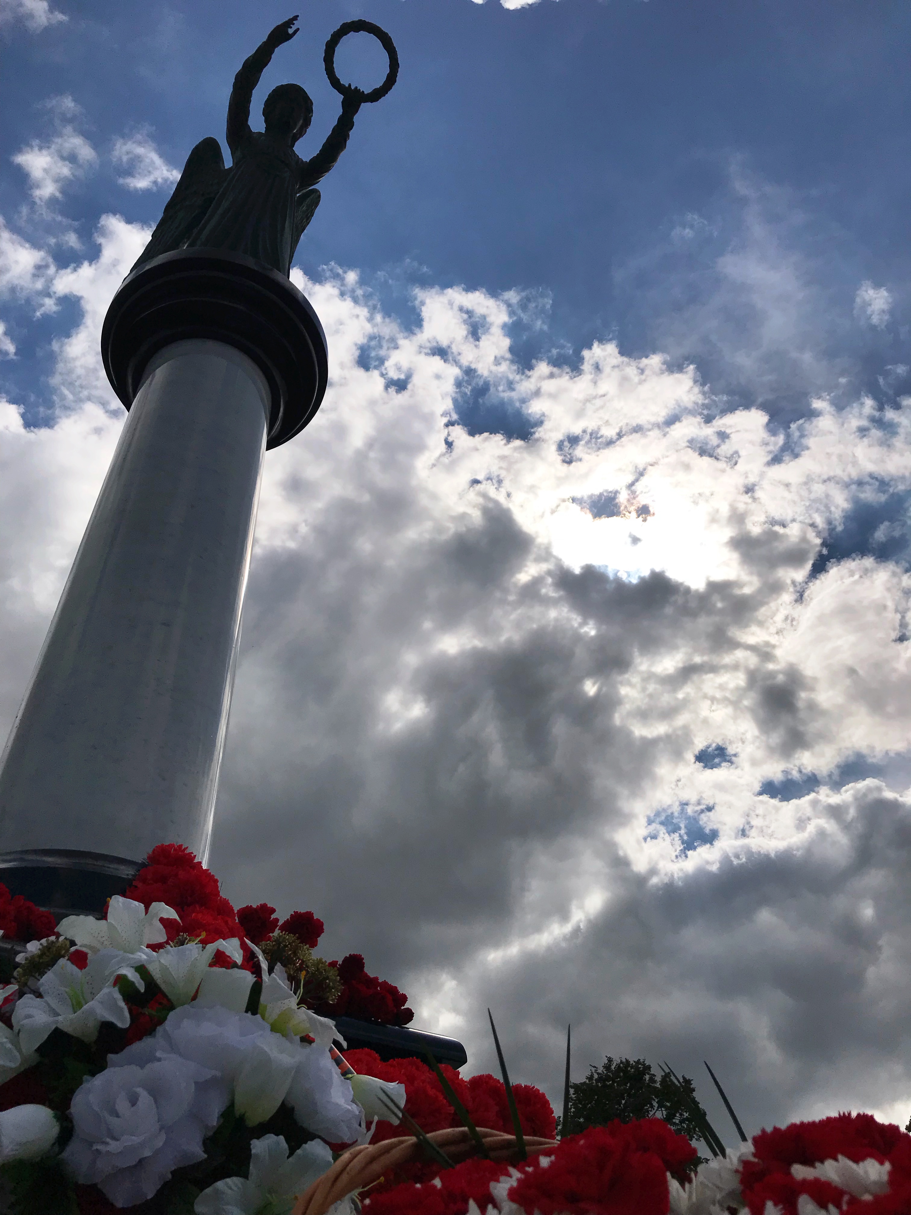 Открытие памятника «Победный ангел» на территории храма Архангела Михаила в Летове